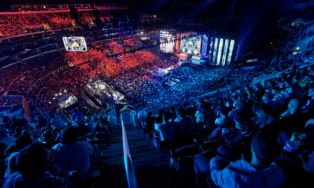 S15LOL全球总决赛各战队定妆照发布，BLG黑金战袍获好评